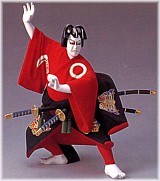 японское искусство: актер театра Кабуки, статуэтка из керамики