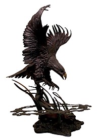 кабинетная бронзовая скульптура Орел на охоте