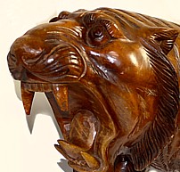 японский антиквариат: резная деревянная скульптура Рычащий Тигр