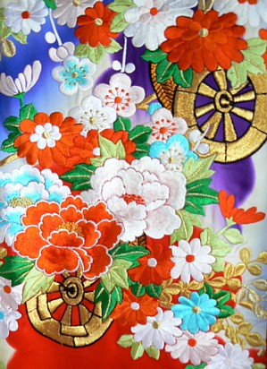 японское кимоно: деталь вышивки