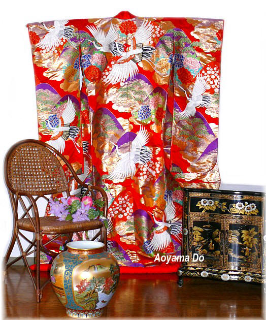 японское свадебное кимоно в интерьере