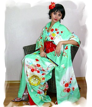 японское шелковое праздничное кимоно фурисодэ, винтаж