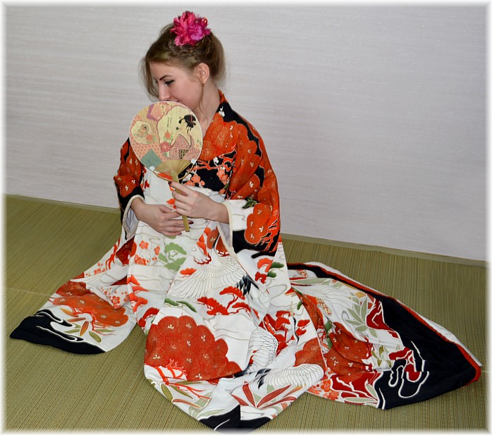 японское старинное женское шелковое кимоно