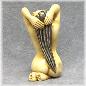 японская нецке из слоновой кости Зайчики в грибах