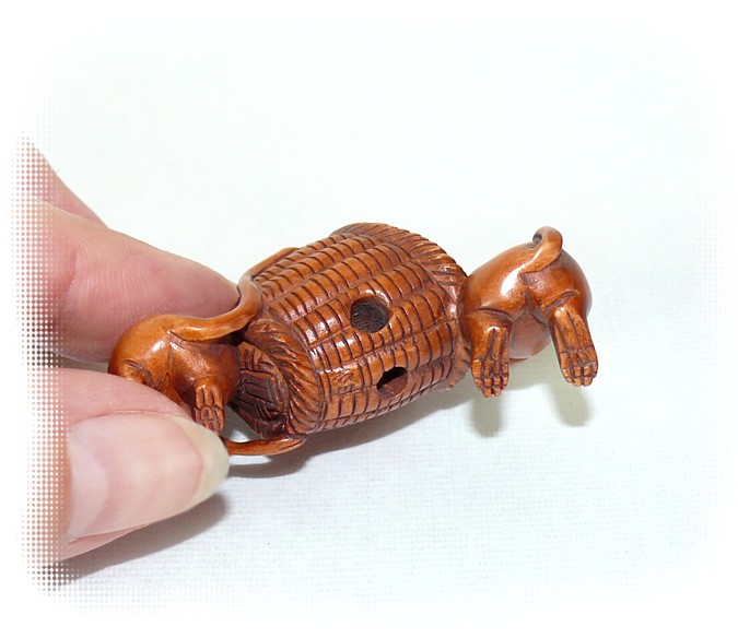 подпись автора на японской нэцкэ