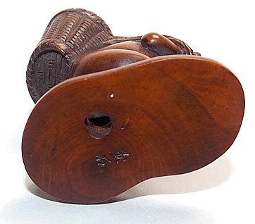 подпись автора на японской нэцкэ