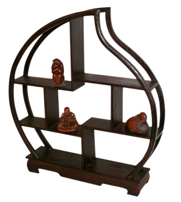 японская полка для нэцкэ и окимоно