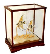 Рыбки: серебряная интерьерная композиция в стеклянной витрине, Япония