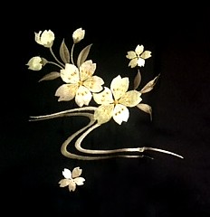 вышивка на кимоно спереди